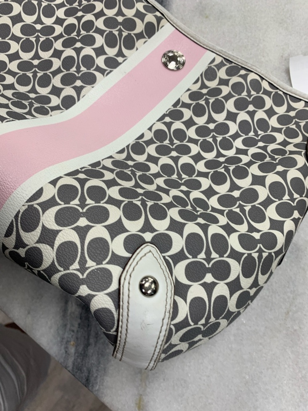Coach Signature Canvas Shoulder Bag in Pink and Gray with White Trim - Picture 7 of 11